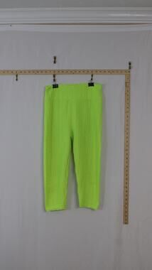 Ling Fashion Women L/XL Scrunch Butt Leggings Neon Green Textured Stretch Pants